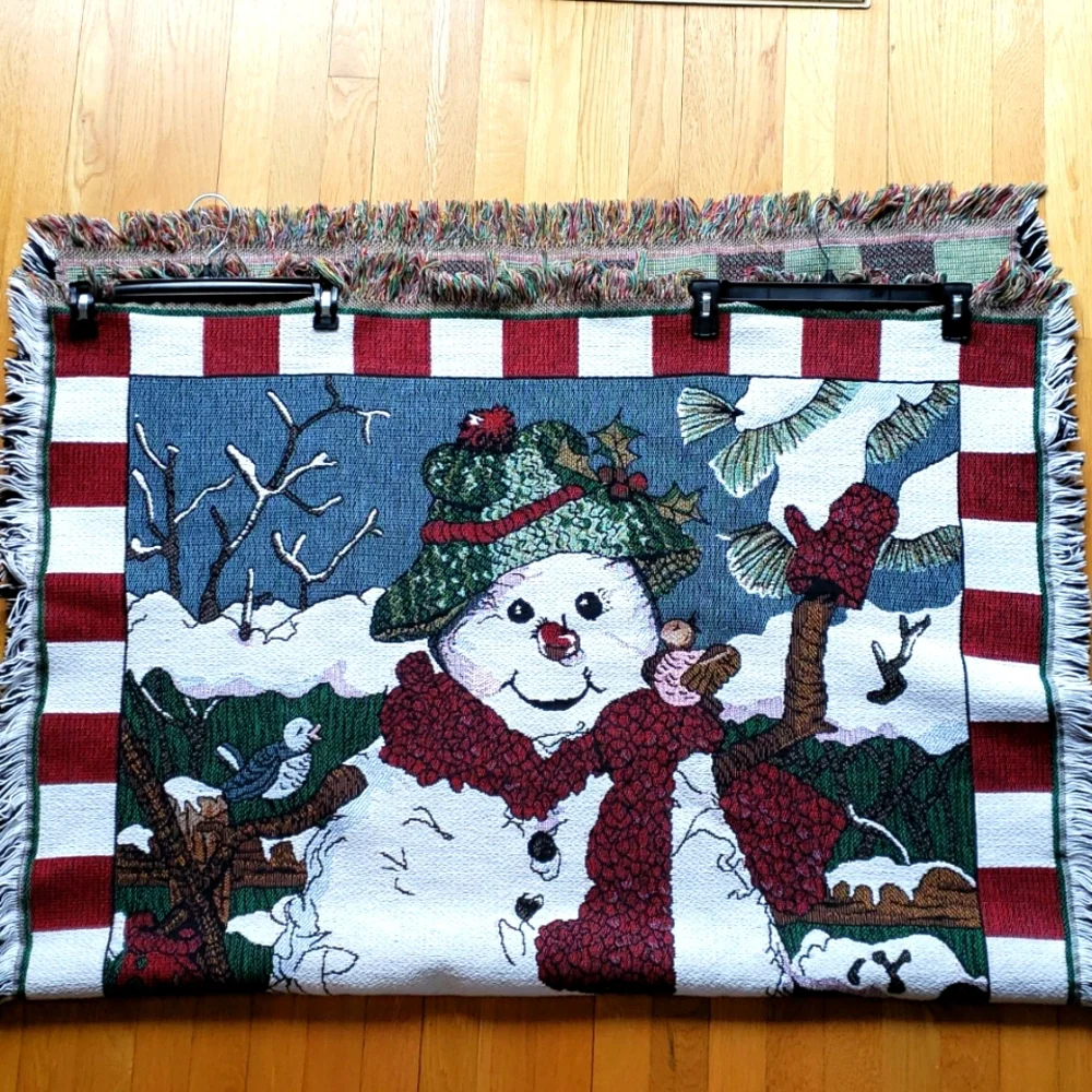 Christmas Aphagan (Measures approximately 42 x 61 inches)